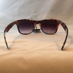 Flower Pattern Wayfarer Style Sunglasses