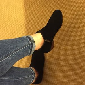Crown Vintage Tabitha Bootie in Black Suede 6.5