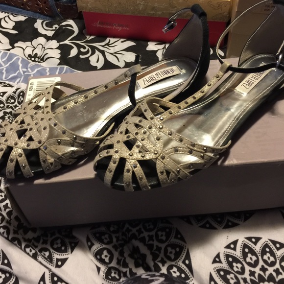 Jennifer Lopez flats