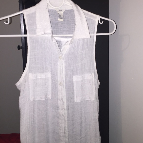 White collard top