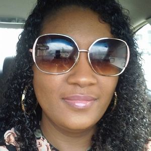 Meet your Posher, Renesha