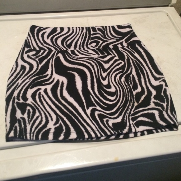 Zebra print wet seal pencil skirt