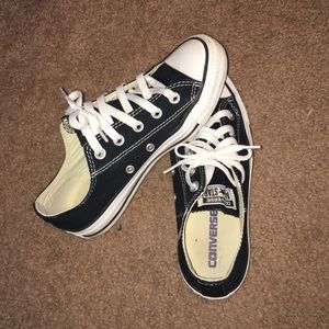 Black converse!