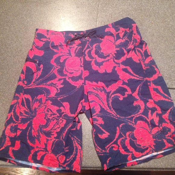 Brand new Patagonia Wavefarer Board Shorts!