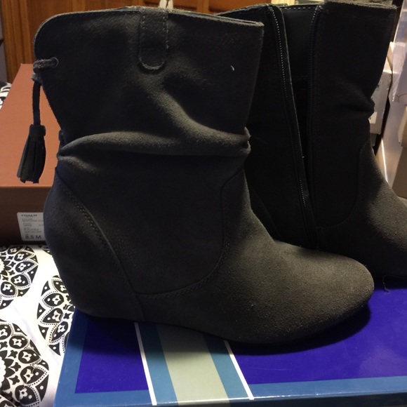 🇺🇸 White Mountain ankle booties