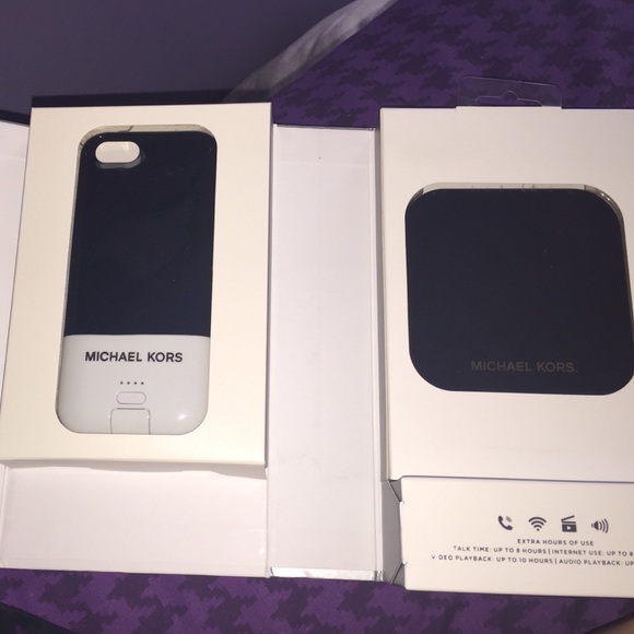 I phone 5/5s Michael Kors power case and powermat - Picture 2 of 4