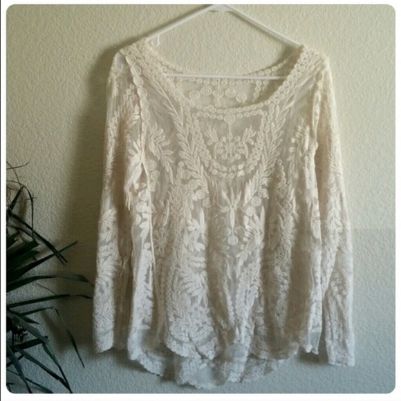 Size Medium Lace Long sleeve !