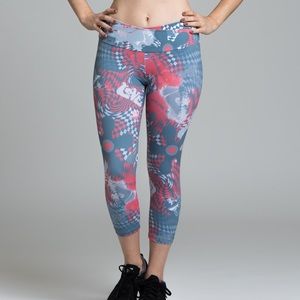 Brand new athletic cropped pants!