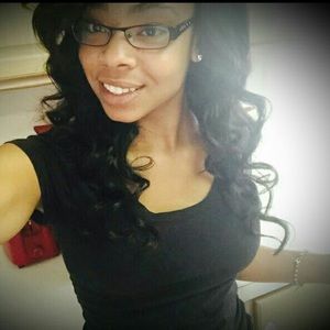Meet your Posher, Desiree