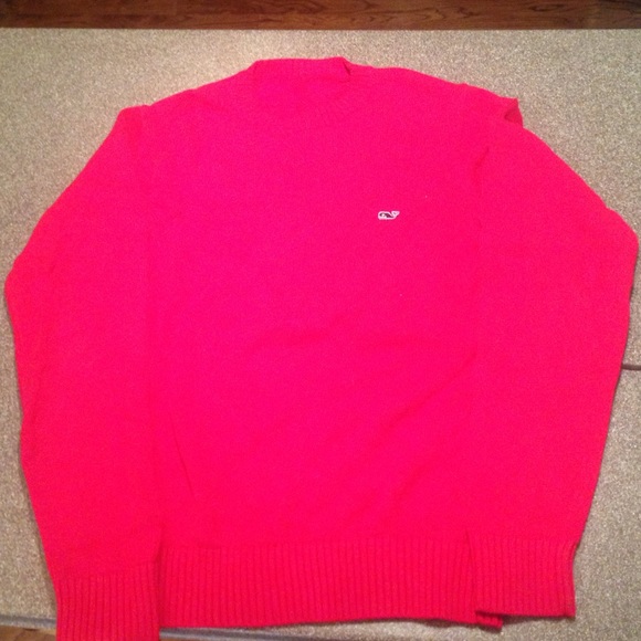 Like new men's Vineyard Vines red sweater!