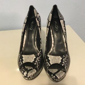 Snake skin open toe platform heels