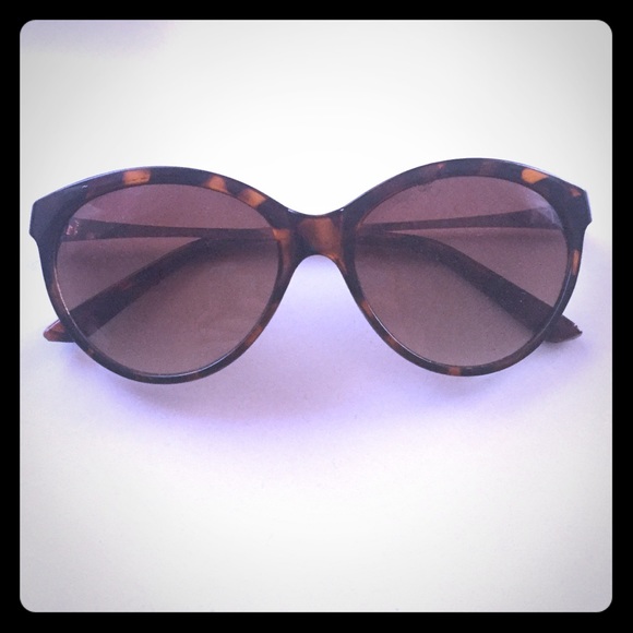 Gently Used Ann Taylor sunglasses
