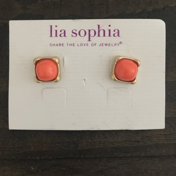 Never Worn Lia Sophia Stud Earrings