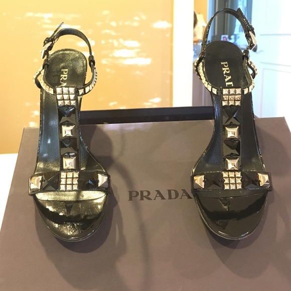 Prada sandal/heels