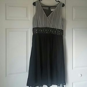 Beautiful sequins waist cocktail flowy dress