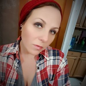 Meet your Posher, Jenn