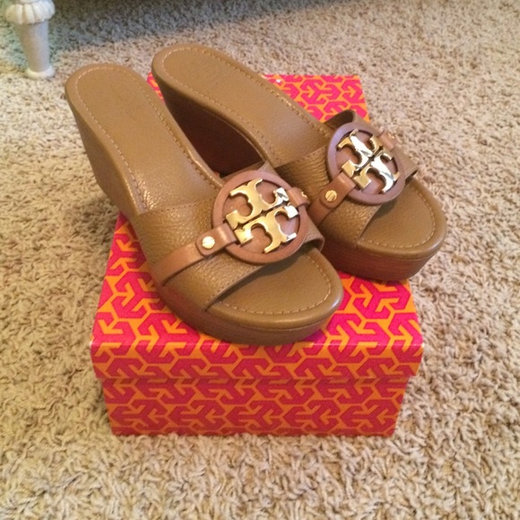 Tory Burch tan leather slide on wedges