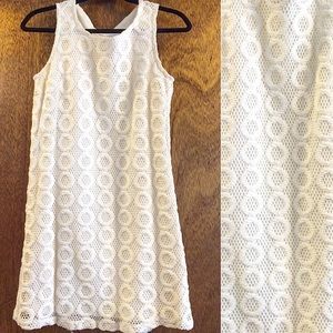 Vintage white sleeveless patterned shift dress