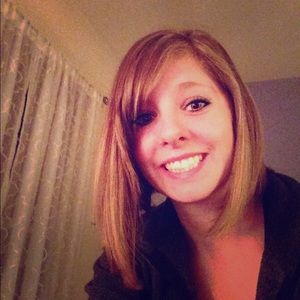 Meet your Posher, Caitlin