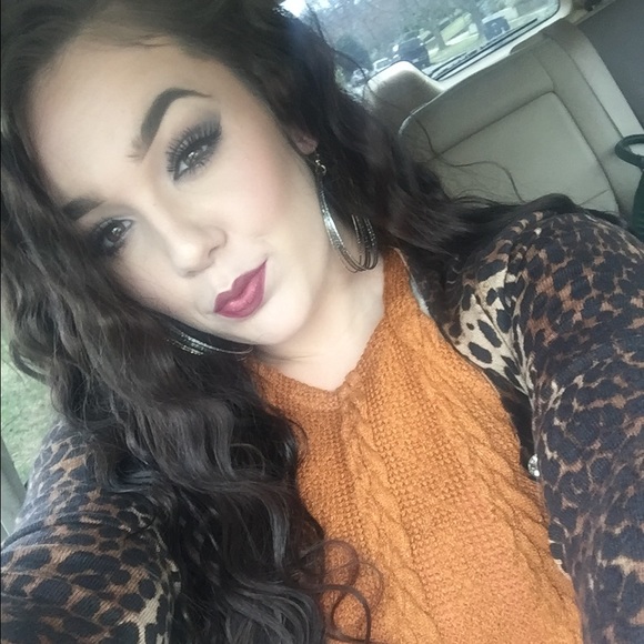 Meet your Posher, Tiffany - Picture 1 of 1