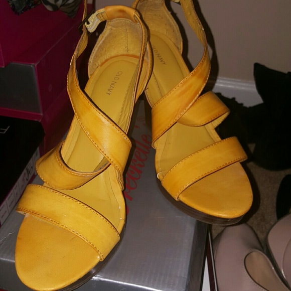 Mustard/Yellow Wedges