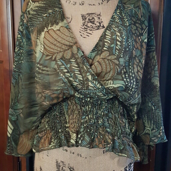Simply Irresistible crossover blouse - Picture 2 of 2