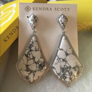 💠Kendra Scott White Howlite Earrings🆕