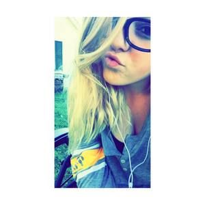 Meet your Posher, Tia