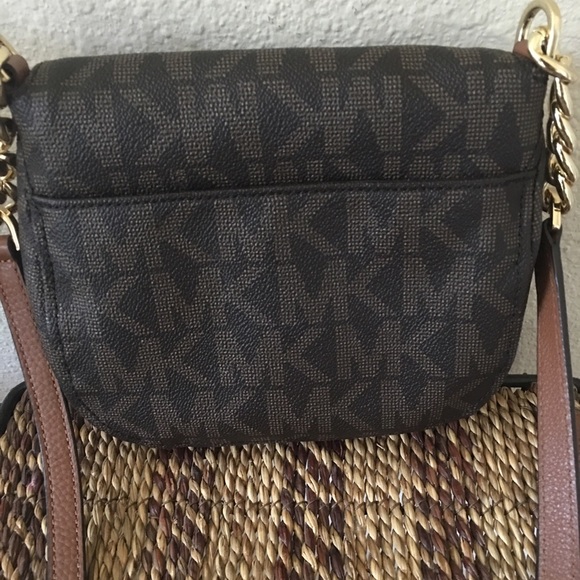 🔴SOLD🔴 Michael Kors Jet Set Item Flap Crossbody - Picture 2 of 4