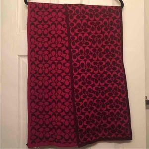 Reversible COACH scarf