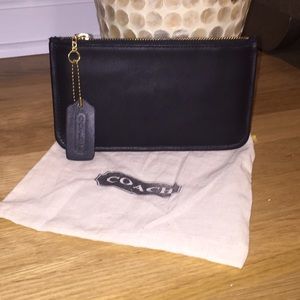 Coach Small Pouch ❤️❤️