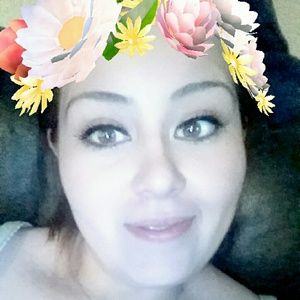 Meet your Posher, Dalia