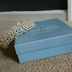 HOLD 🚫 STUNNING Bridal Tiara