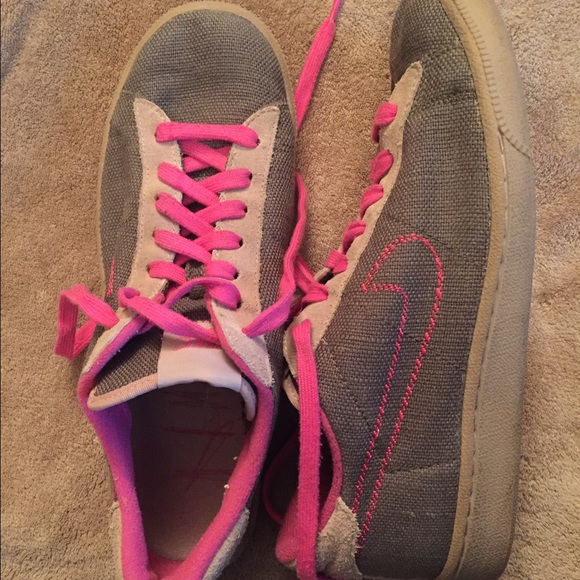 Nike shoes, women's