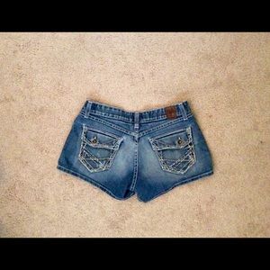 Buckle denim shorts