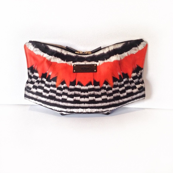 Alexander McQueen Handbags - Alexander McQueen De Manta Clutch Handbag