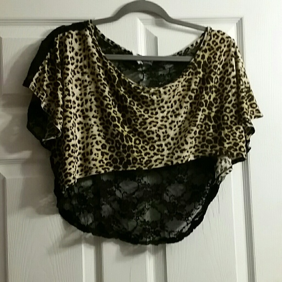 Leopard and black crop top - Picture 1 of 3