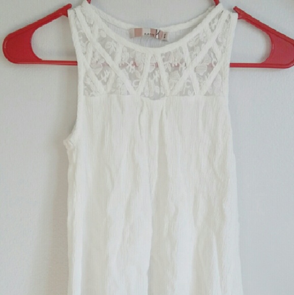 Lace slit cut tank top