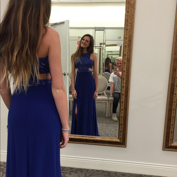 Blue prom dress 🌸