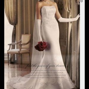 New, never worn wedding dress