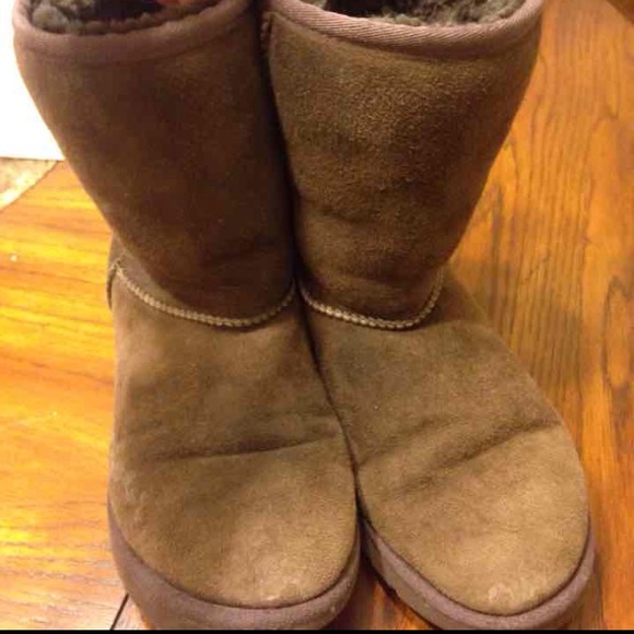 Ugg brown boots sz 6 great deal