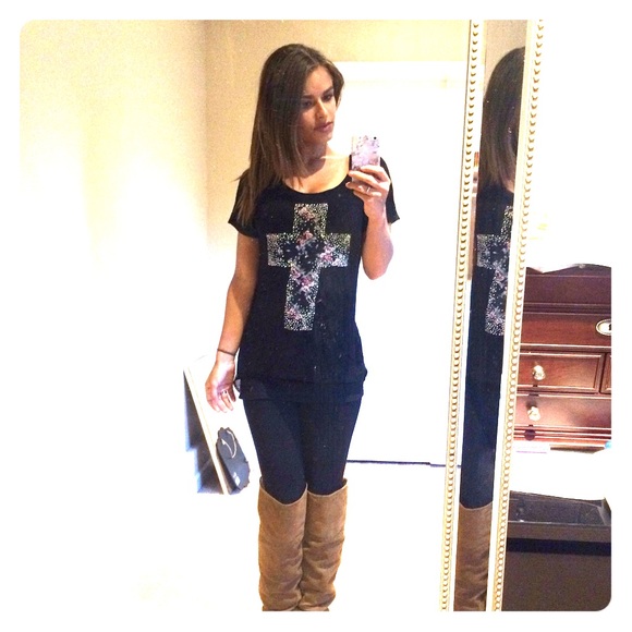 DAYTRIP Cross Hi-Low Shirt