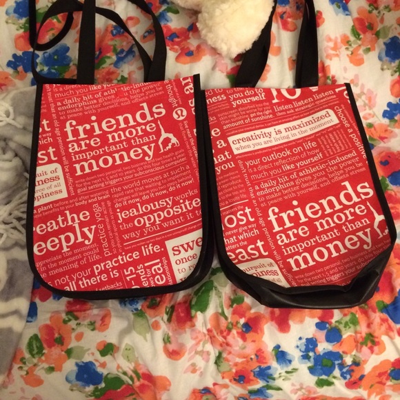 Lululemon shopping totes