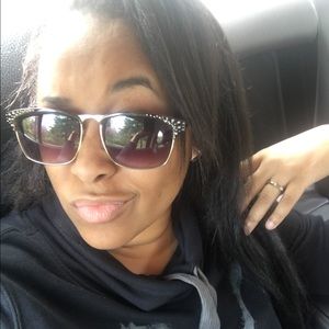 Meet your Posher, Ciera