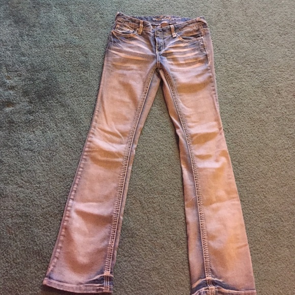 Light wash boot cut vanity jeans rarely worn! 28L