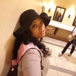 Meet your Posher, Yolanda