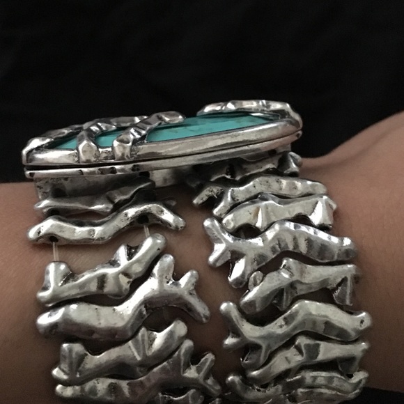 Jessica Simpson bracelet - Picture 4 of 4