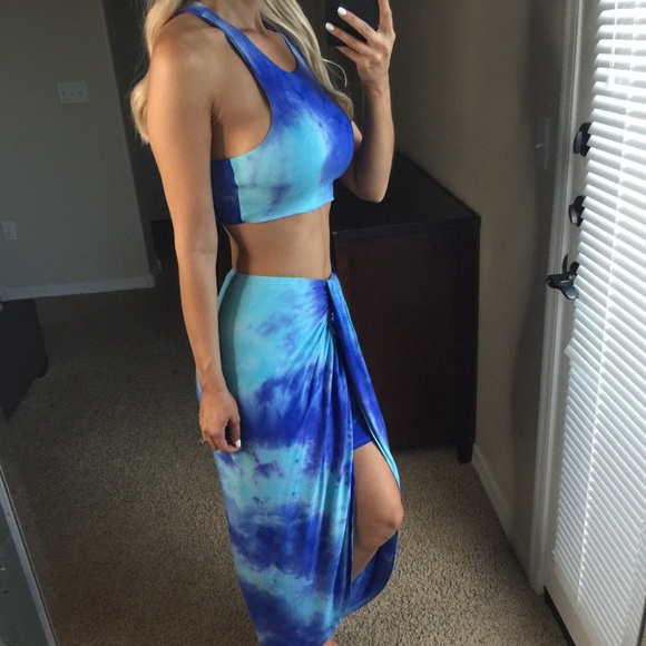 •Last One•-Tie Dye Crop Top and Maxi Skirt Set- - Picture 2 of 4