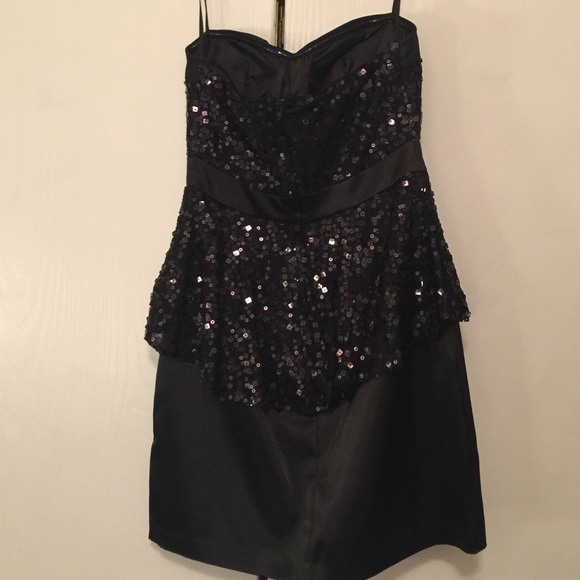 Prom dress - Picture 3 of 5