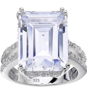 The Liz Sterling Silver Emerald CZ 24 Carats Ring